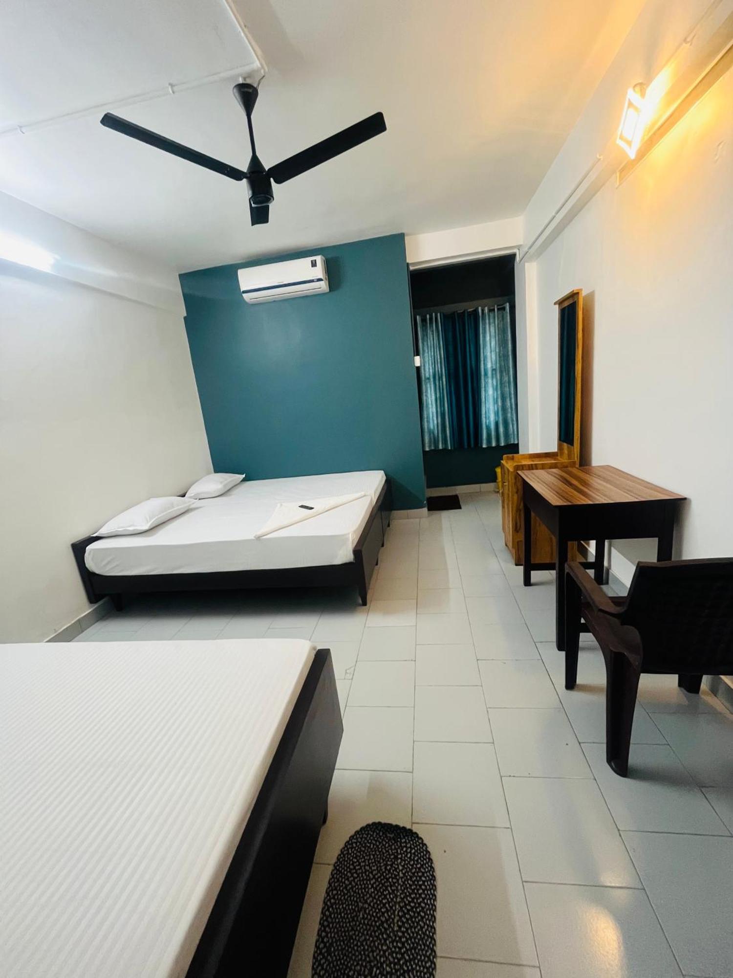 Priya Lodge Calicut Eksteriør billede