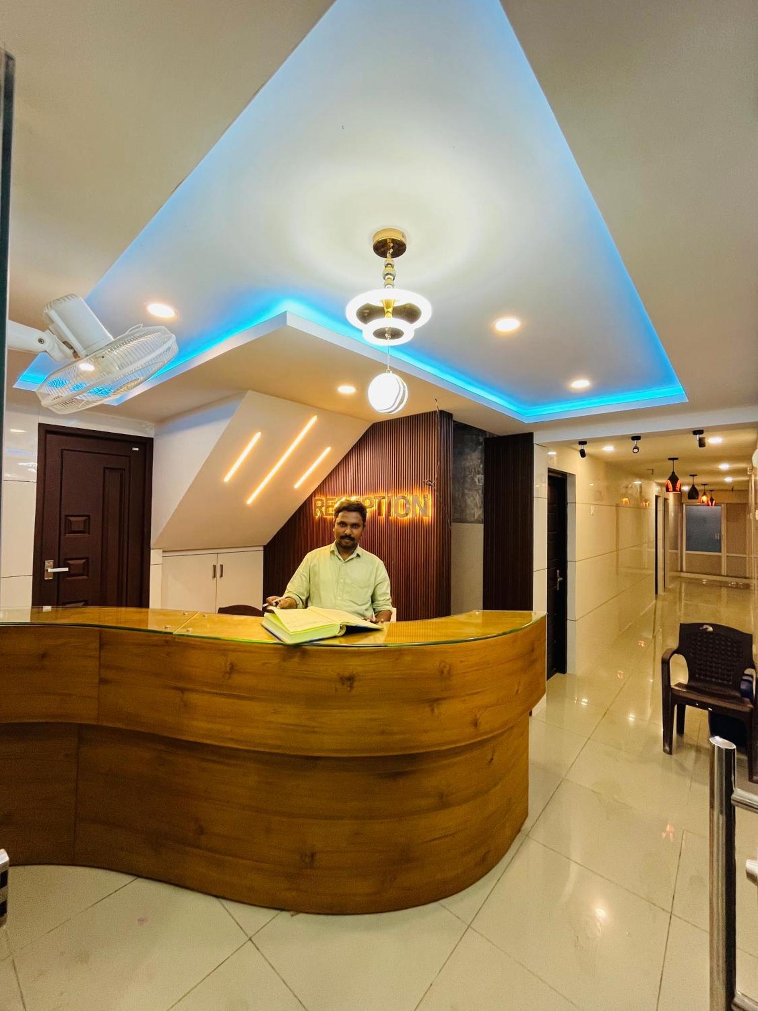 Priya Lodge Calicut Eksteriør billede