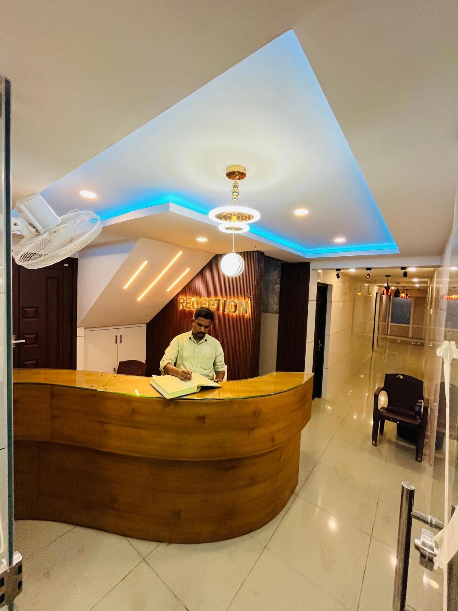 Priya Lodge Calicut Eksteriør billede